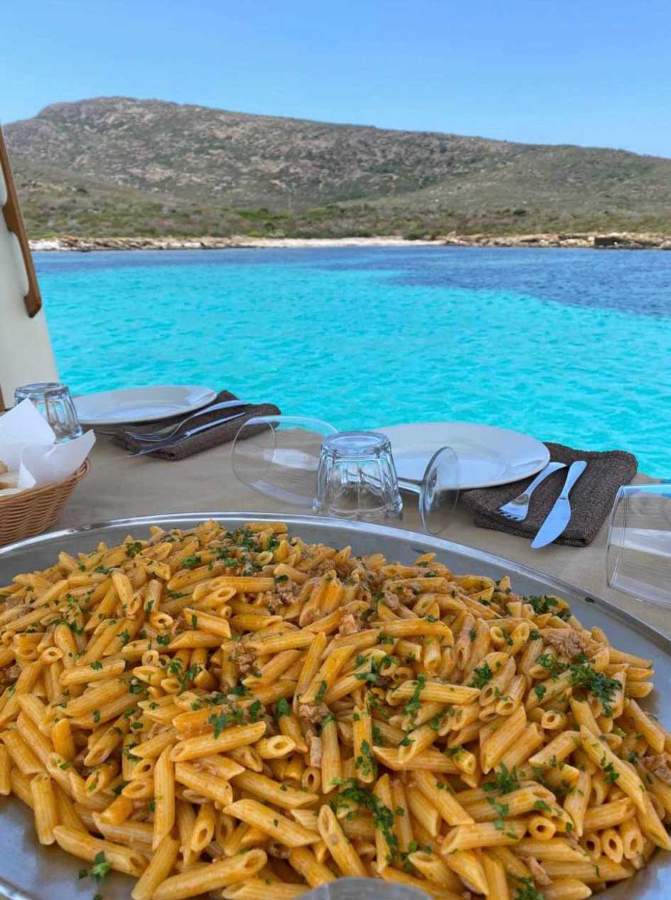 Pranzo a bordo su Cassiopea